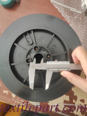 B74635 Spools of edge thread